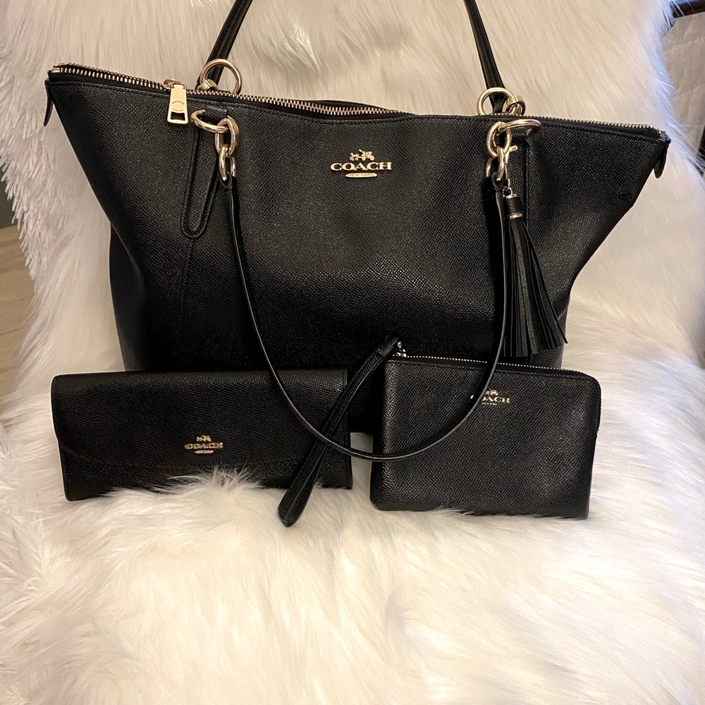 Ava Tote shoulder bag with wallet & wristlet Black